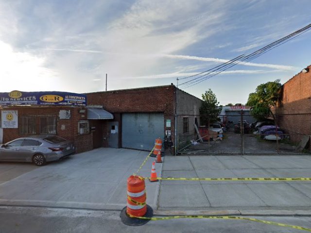 Electric Vehicle Charging Station in Woodside New York