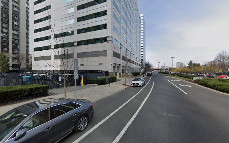 ChargePoint Charging Station EV Charging Station at 570 Washington Blvd