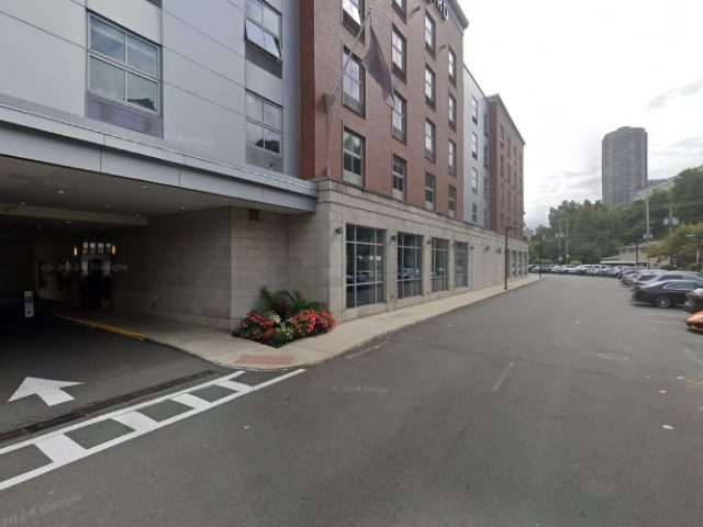 Shell Recharge Charging Station in Edgewater New Jersey