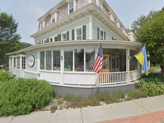 ViaLynk Charging Station in Manchester Center Vermont