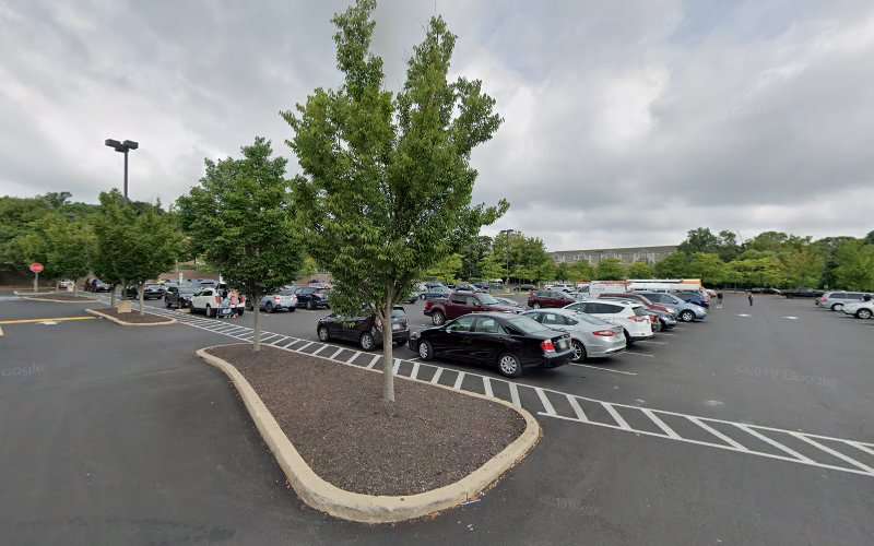 Shell Recharge Charging Station EV Charging Station at 315 N York Rd