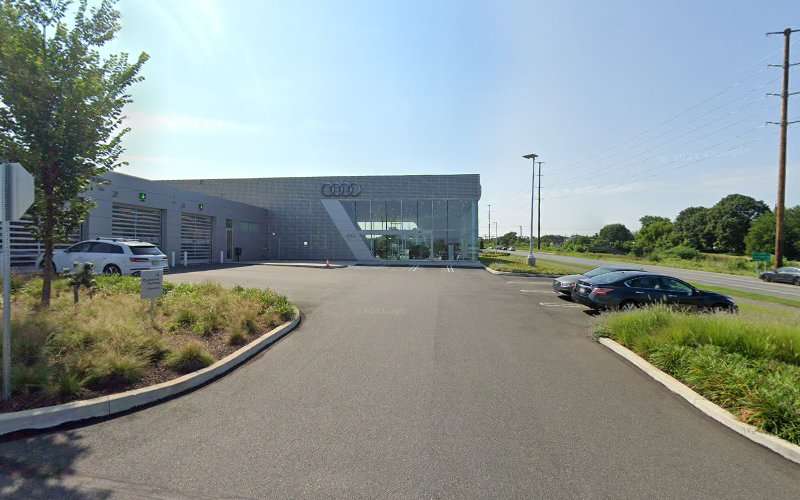 Blink Charging Station EV Charging Station at 4725 Hamilton Blvd