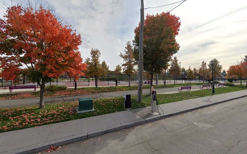 ChargePoint Charging Station EV Charging Station at 1017 Garfield Ave
