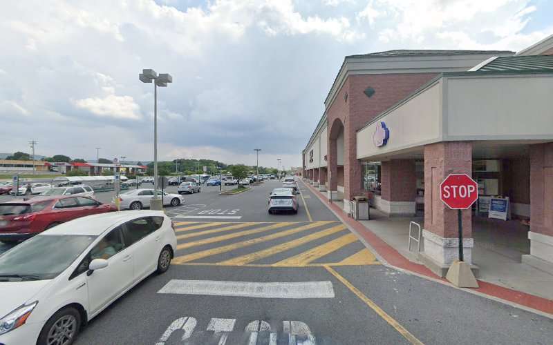 Shell Recharge Charging Station EV Charging Station at 4320 N 5th Street Hwy