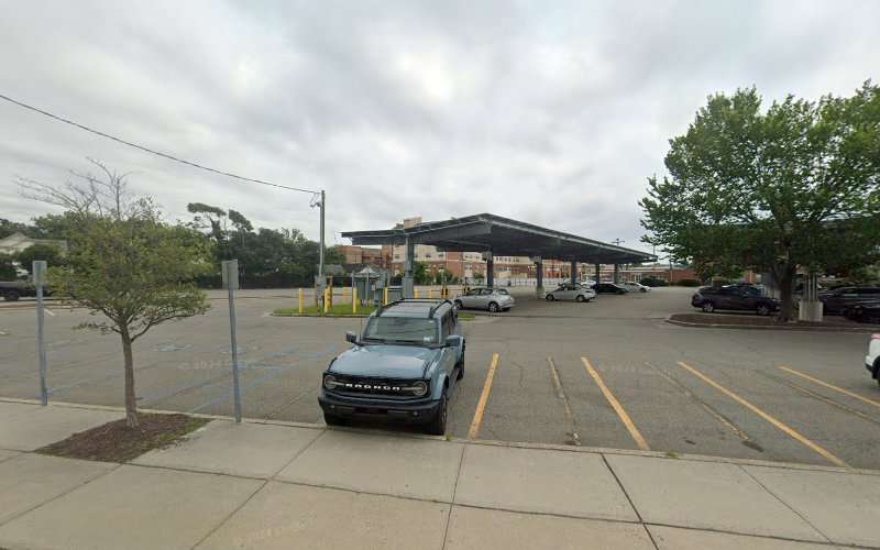 Shell Recharge Charging Station EV Charging Station at Oak St