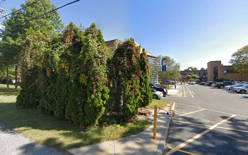 ChargePoint Charging Station EV Charging Station at 155 W Roe Blvd