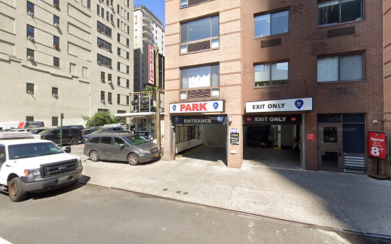 ViaLynk Charging Station EV Charging Station at 311 W 50th St