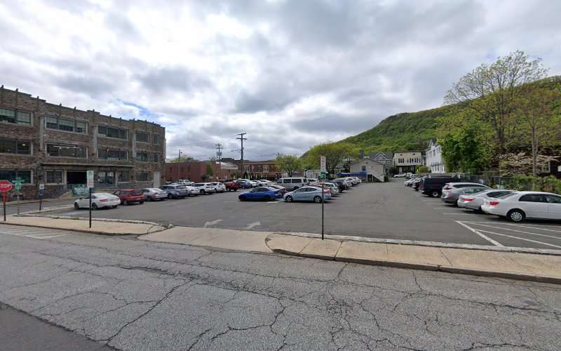 ChargePoint Charging Station EV Charging Station at 40 New Main St