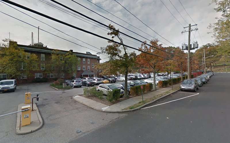 Flo Charging Station EV Charging Station at 160 N Midland Ave