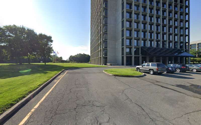 ChargePoint Charging Station EV Charging Station at 2 Blue Hill Plaza