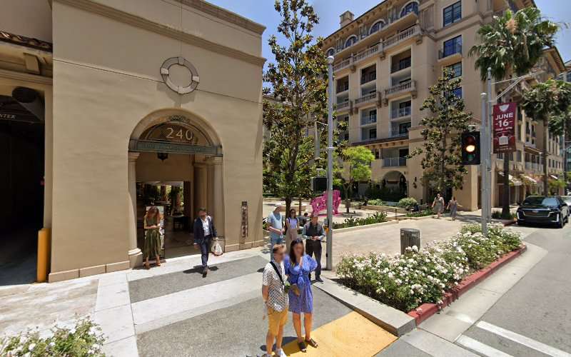 ChargePoint Charging Station EV Charging Station at 242 N Beverly Dr