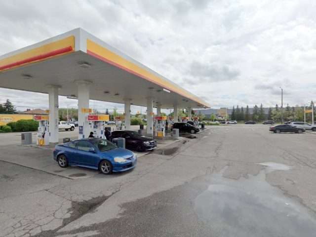 Shell Recharge Charging Station in Brampton Ontario Canada