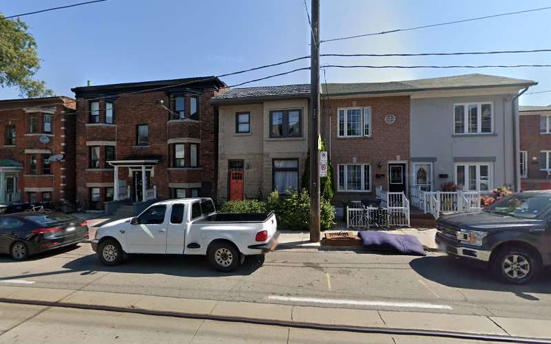 FLO Charging Station EV Charging Station at 283 Ossington Ave