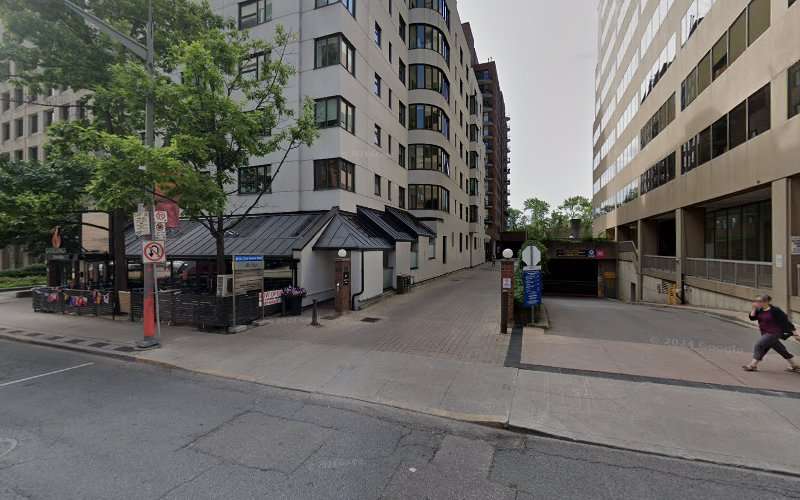 SWTCH Charging Station EV Charging Station at 47 St Clair Ave W null