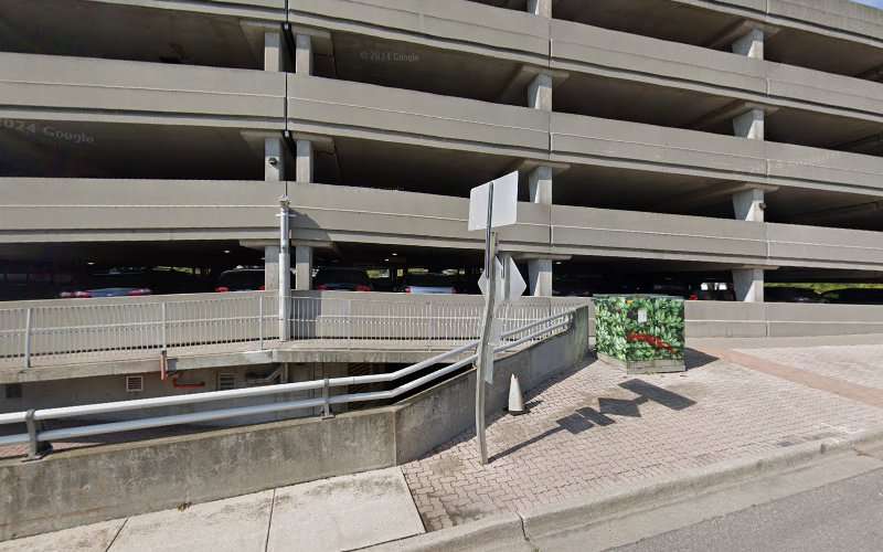 FLO Charging Station EV Charging Station at 117 Bond St W