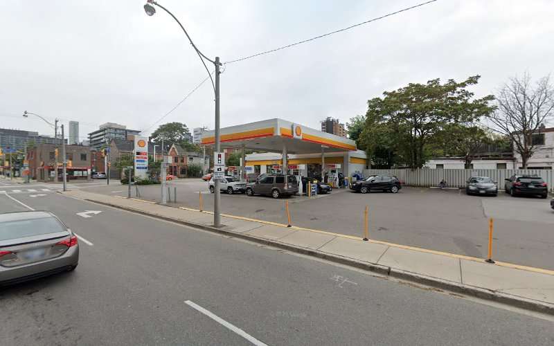 Shell Recharge Charging Station EV Charging Station at 548 Richmond St E