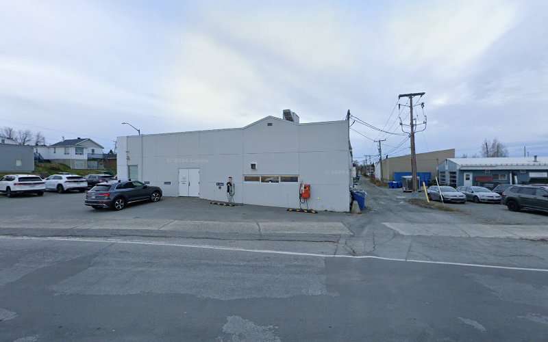 ChargePoint Charging Station EV Charging Station at 1005 Av. Larivière