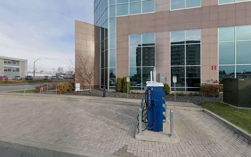 Circuit électrique Charging Station EV Charging Station at 75 Av. Québec