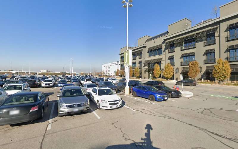 ChargePoint Charging Station EV Charging Station at 3401 Dufferin St