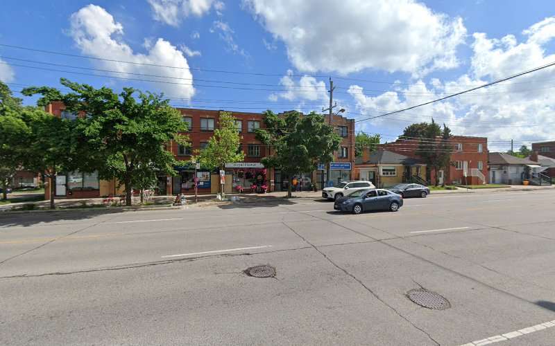FLO Charging Station EV Charging Station at 625 The Queensway
