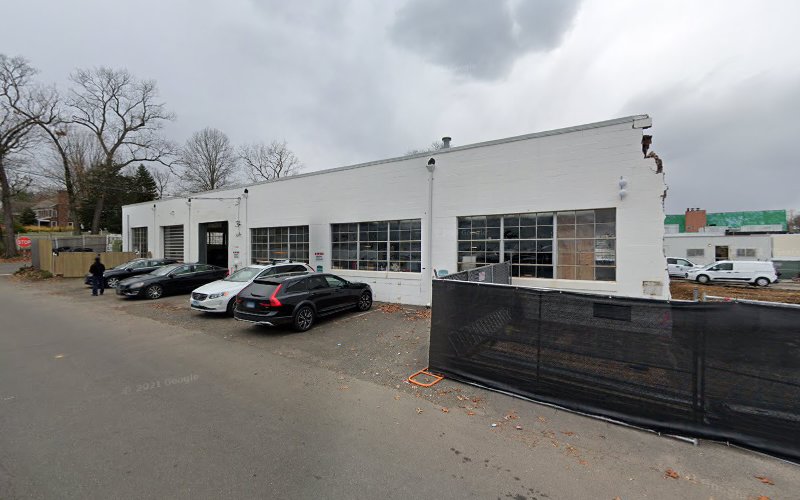 ChargePoint Charging Station EV Charging Station at 556 Post Rd E