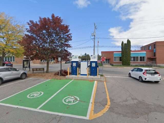 Circuit électrique Charging Station in Nicolet Quebec Canada