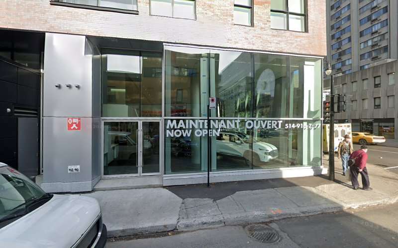 ChargePoint Charging Station EV Charging Station at 1945 Saint-Catherine St W