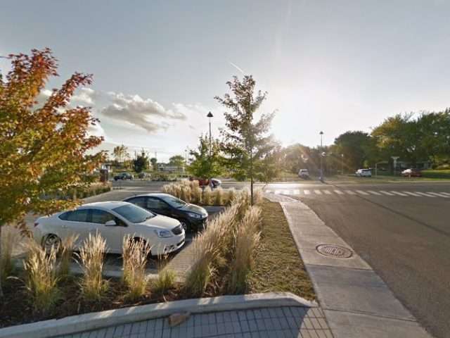 Circuit électrique Charging Station in Terrebonne Quebec Canada