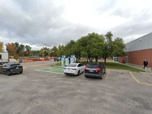Circuit électrique Charging Station in Maniwaki Quebec Canada