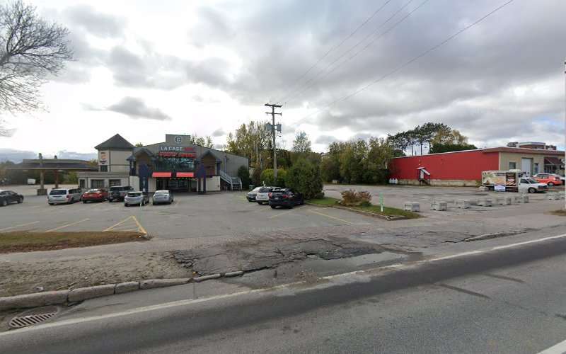 Circuit électrique Charging Station EV Charging Station at 650 Bd Albiny Paquette