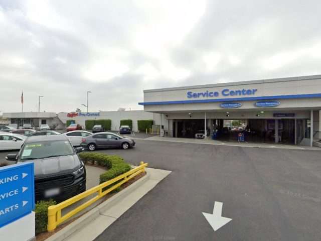 20340 Hawthorne Blvd Parking in Torrance California