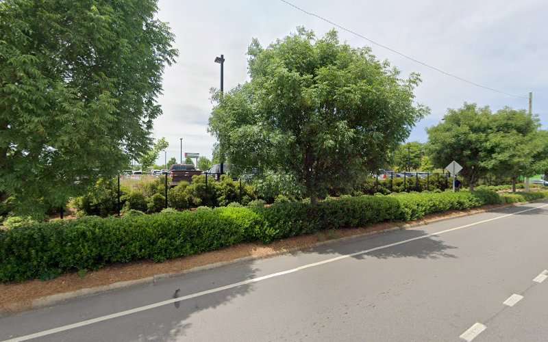 Express Lot 4 EV Charging Station at 898-998 5th Ave S