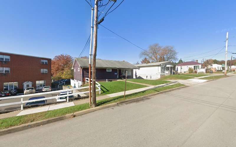 S 13th St & Oakland Ave EV Charging Station at Indiana