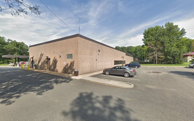 ChargePoint Charging Station EV Charging Station at 1 Old Bridge Plaza
