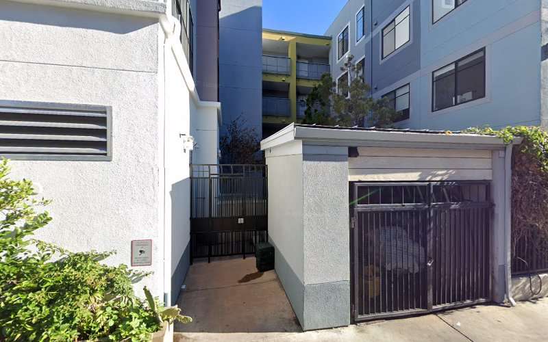 800 High Street EV Charging Station at 800 High St