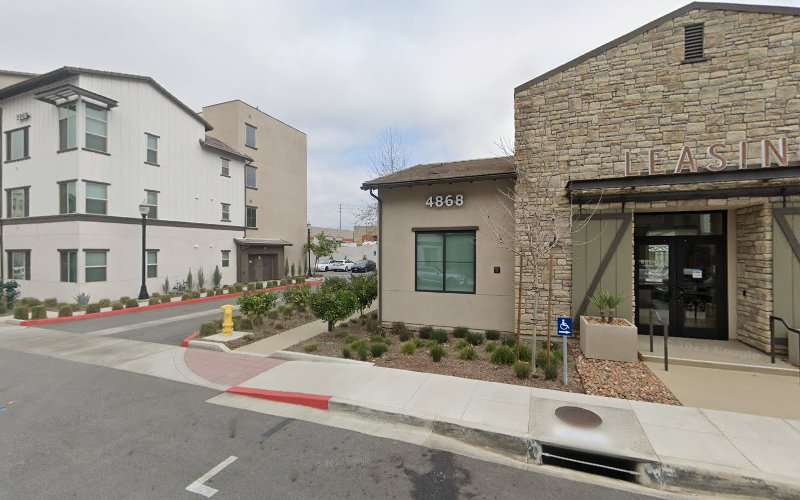 Alexan Kendry Building 4 EV Charging Station at 4825 Cypress St