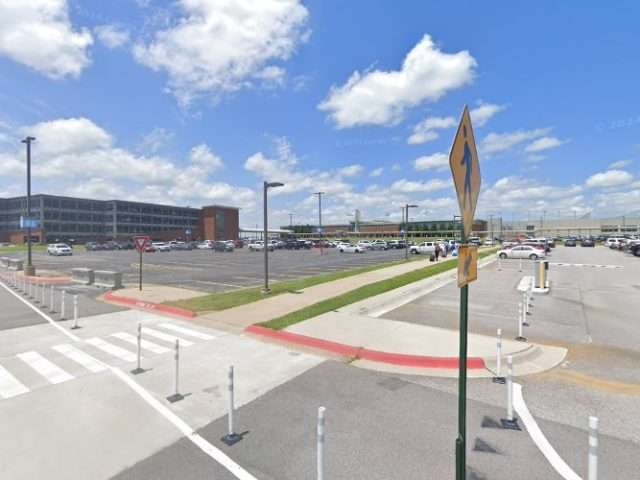 XNA - Short Term Parking in Bentonville Arkansas
