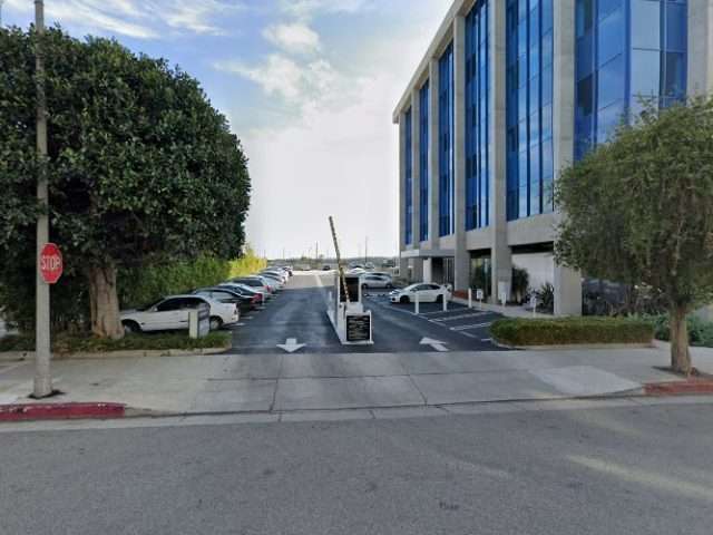 4800-4820 Lincoln Blvd Parking in Marina Del Rey California