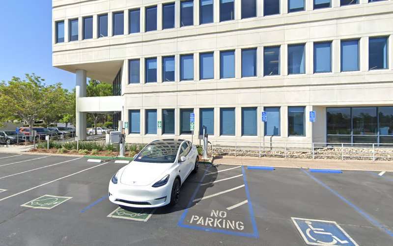 ChargePoint Charging Station EV Charging Station at 275 Shoreline Dr