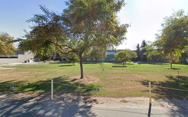 FLO Charging Station EV Charging Station at 5953 S Mooney Blvd