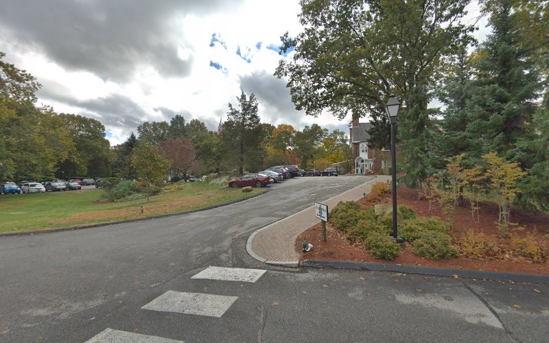 ChargePoint Charging Station EV Charging Station at 111 W Thames St