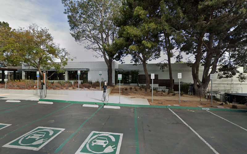 ChargePoint Charging Station EV Charging Station at 11011 N Torrey Pines Rd