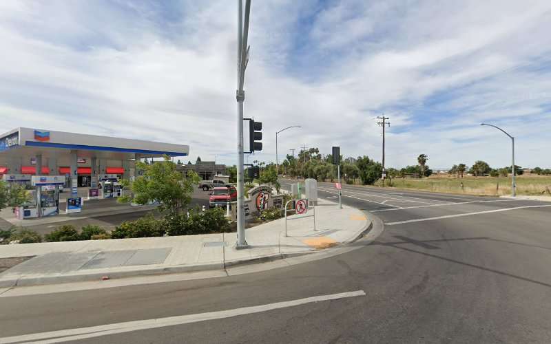 ChargePoint Charging Station EV Charging Station at 5979 W Shaw Ave