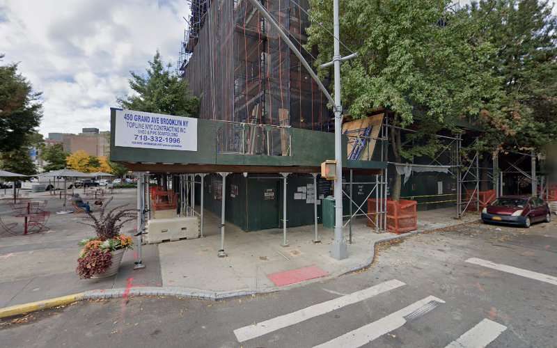 Pge Llc EV Charging Station at 950 Fulton St