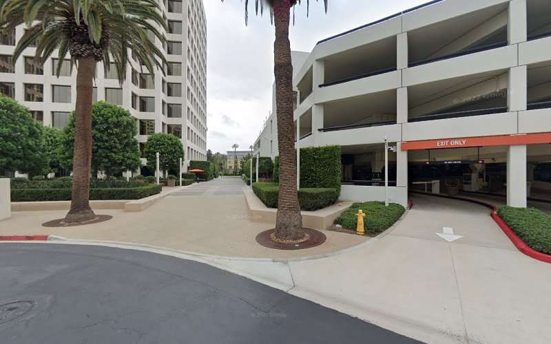 ChargePoint Charging Station EV Charging Station at 2 Park Plaza