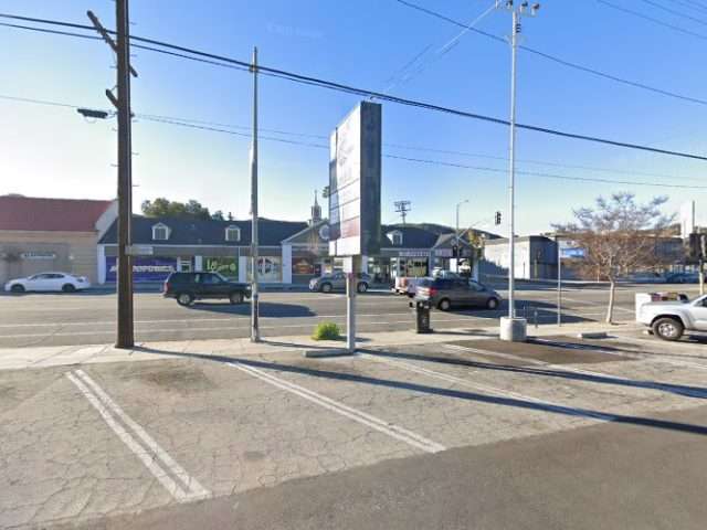 FLO Charging Station in Sunland California