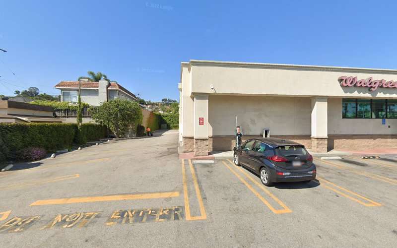 ChargePoint Charging Station EV Charging Station at 2690 Pacific Coast Hwy