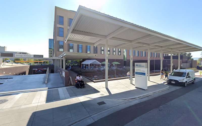 Blink Charging Station EV Charging Station at 905 Maple St