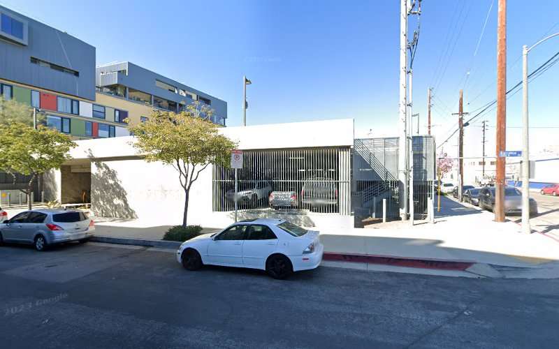 ChargePoint Charging Station EV Charging Station at 200 N San Fernando Rd