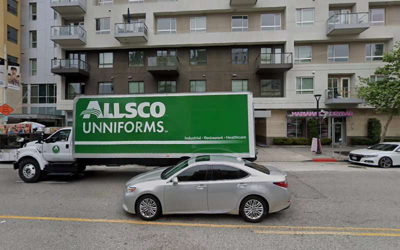 ChargePoint Charging Station EV Charging Station at 939 S Hill St